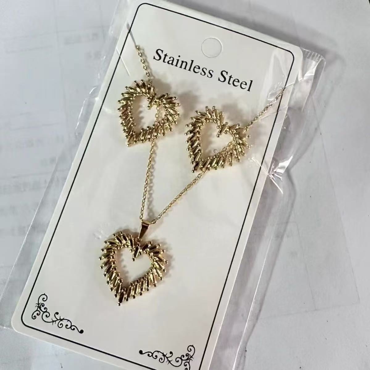 Stainless Steel Geometric Jewelry Set – Sea Life Pendant Necklace & Earrings