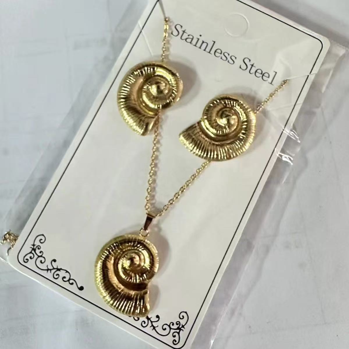 Stainless Steel Geometric Jewelry Set – Sea Life Pendant Necklace & Earrings