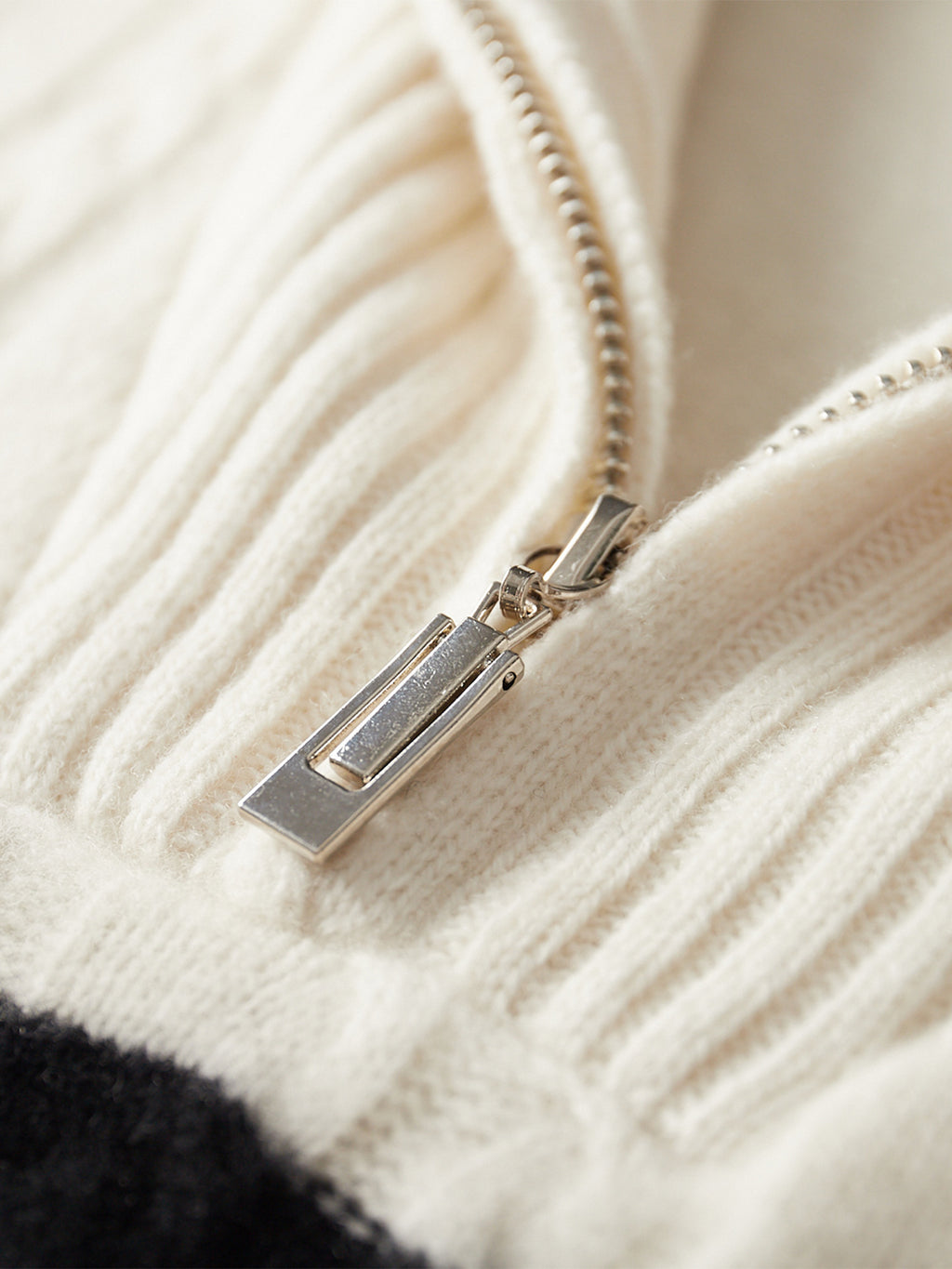 Premium Wool Turtleneck Sweater – Korean Style Loose Fit Jacquard Knit Pullover