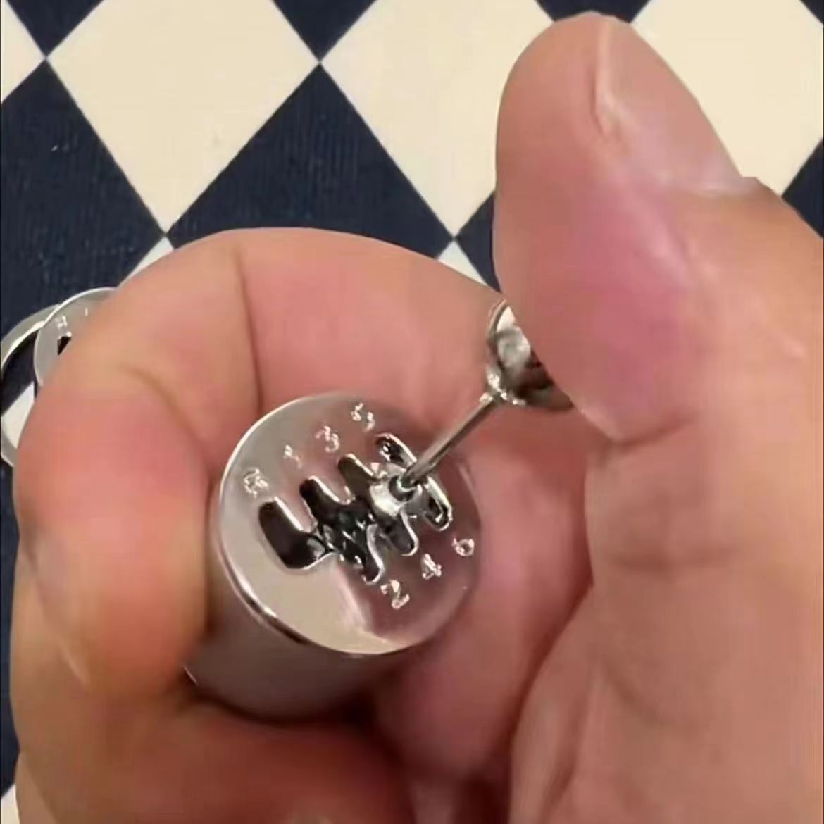 Manual Transmission Gear Shift Keychain – Metal Fidget Toy Keychain Accessory