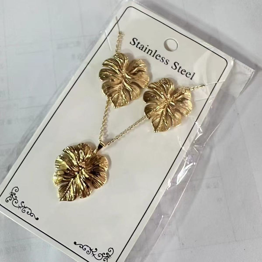 Stainless Steel Geometric Jewelry Set – Sea Life Pendant Necklace & Earrings