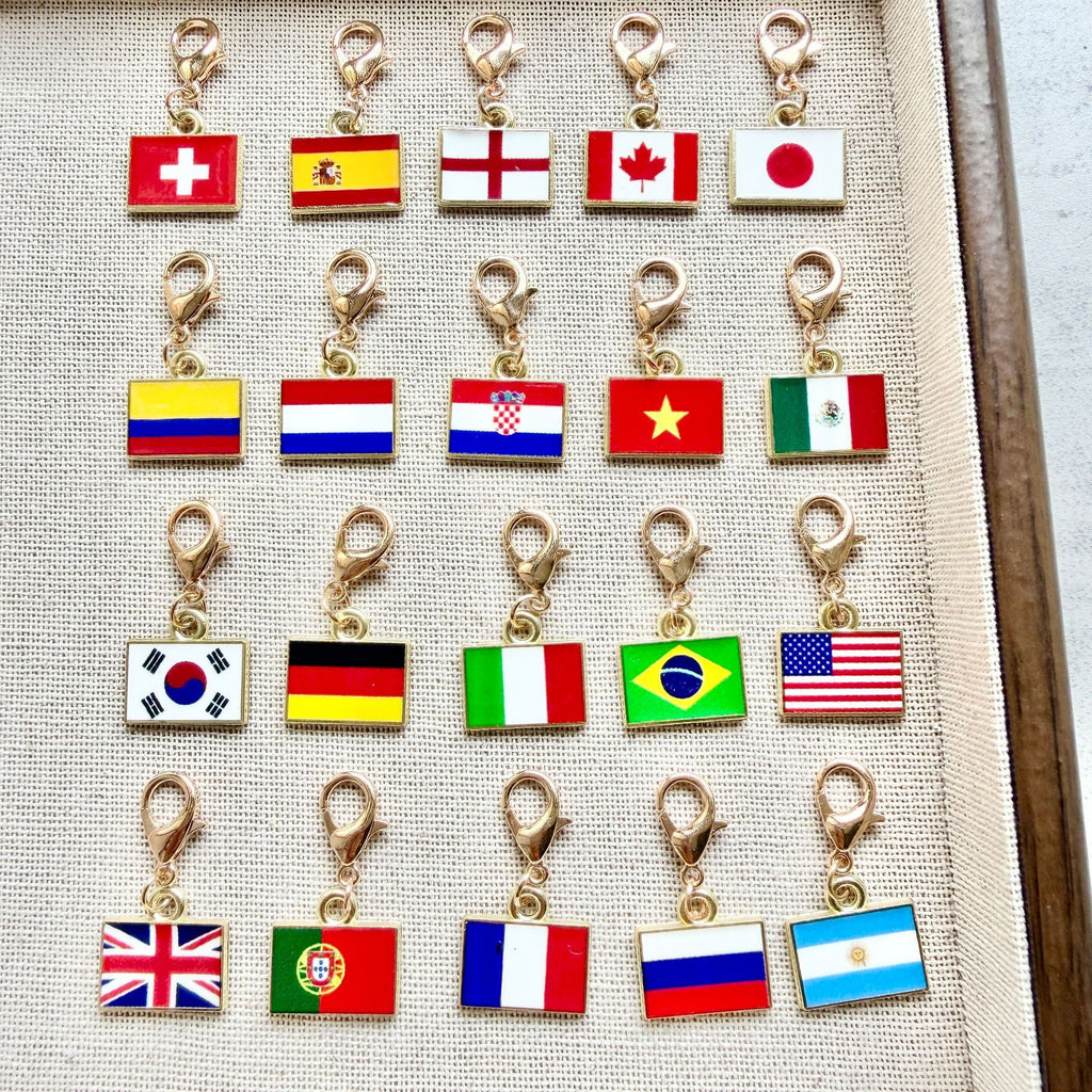Country Flag Keychain – Zinc Alloy Travel Souvenir Pendant
