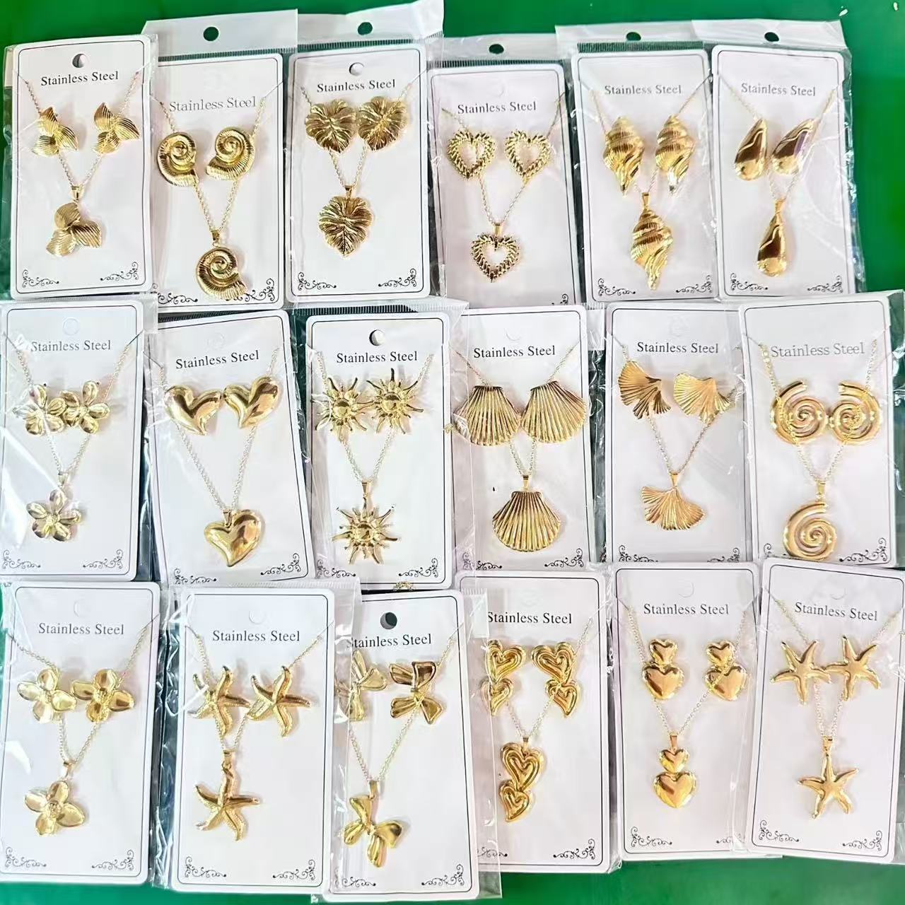 Stainless Steel Geometric Jewelry Set – Sea Life Pendant Necklace & Earrings