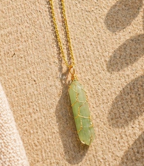 Green Aventurine Wire-Wrapped Necklace – Natural Luck & Prosperity Crystal