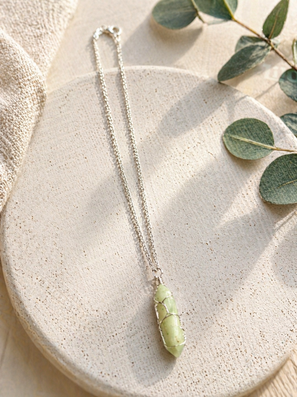 Green Jade Wire-Wrapped Necklace – Natural Harmony & Prosperity Crystal