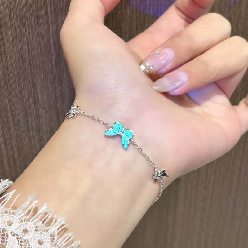 Luminous Butterfly Necklace – Glow in the Dark