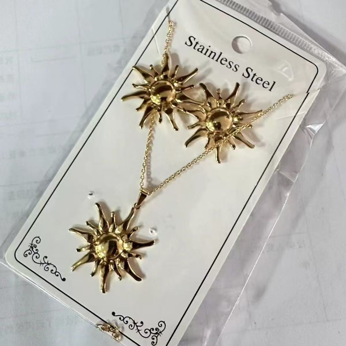 Stainless Steel Geometric Jewelry Set – Sea Life Pendant Necklace & Earrings