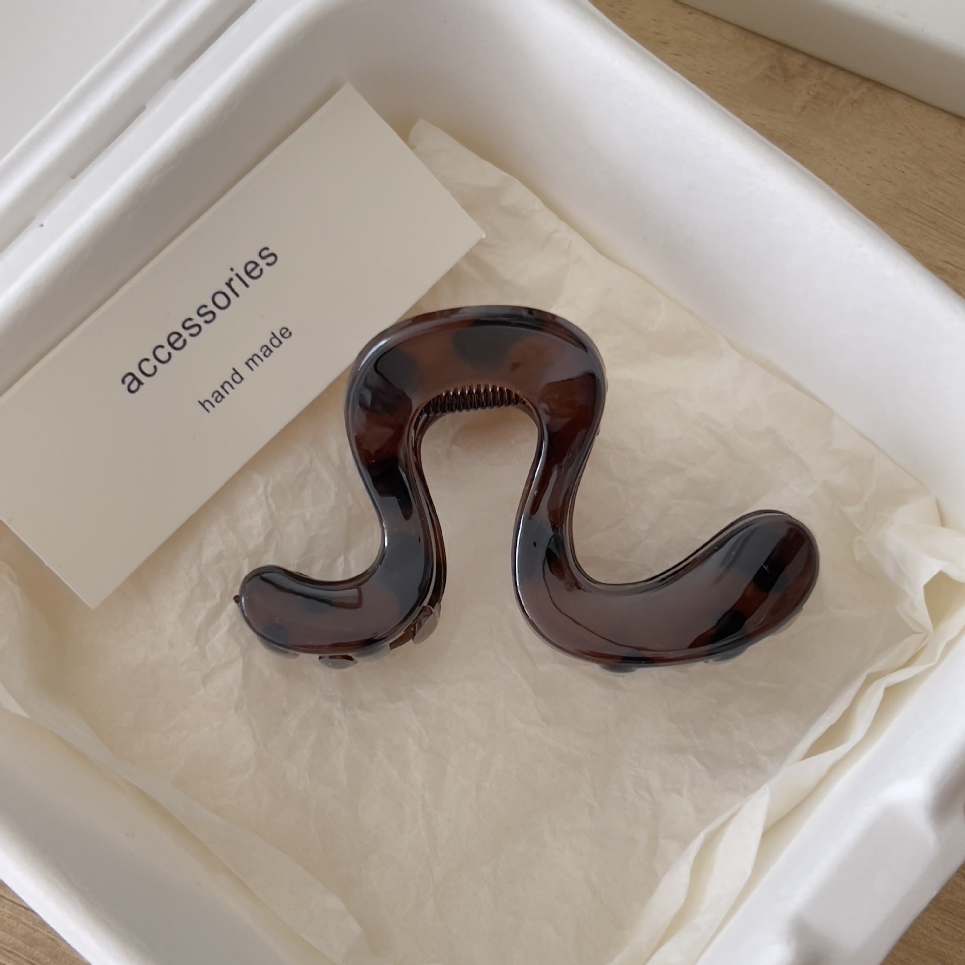 Hair Claw Clip – Elegant Acrylic Shark Hair Clip