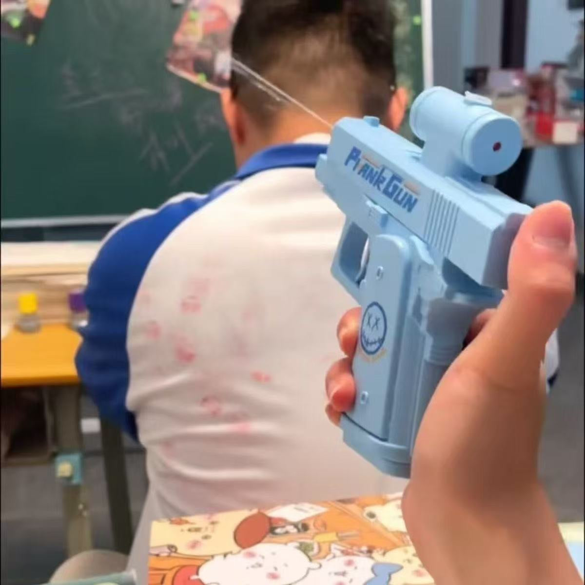 Double-Sided Water Gun – Portable Spray Toy for Outdoor Fun