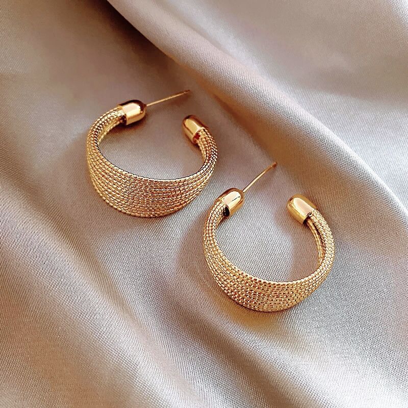 Brushed Metal C-Shape Hoop Earrings – Retro Geometric Minimalist Jewelry